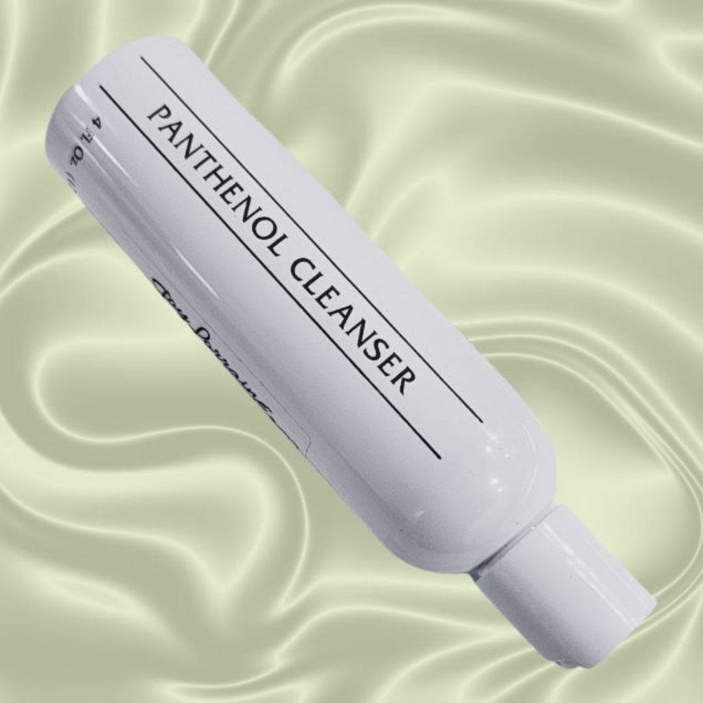 Panthenol face wash with essential oils for dry and dehydrated skin.